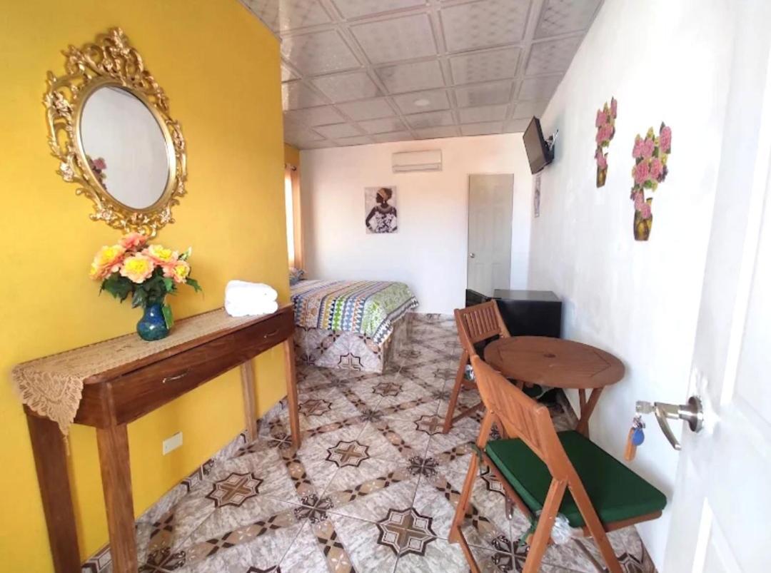 Belo Bay Apartment Hotel Portobelo Exterior photo